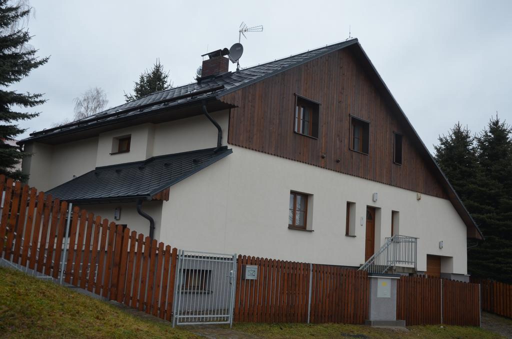Haus Tolstejn Lejlighed Jiřetín pod Jedlovou Eksteriør billede