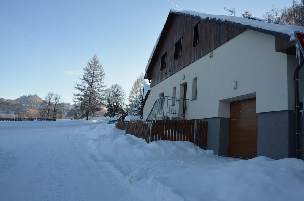 Haus Tolstejn Lejlighed Jiřetín pod Jedlovou Eksteriør billede